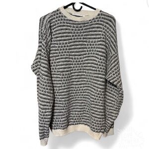 Perry Ellis Black and Cream Crewneck Sweater